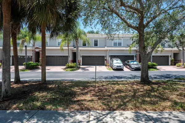 Tarpon Springs, FL 34689,1426 HILLVIEW LN