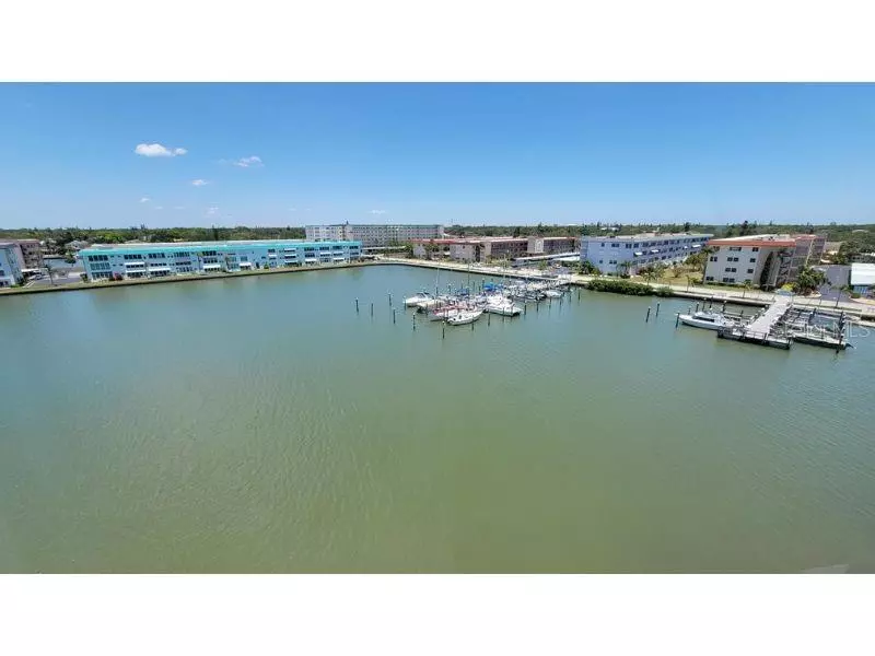 5925 SHORE BLVD S #604, Gulfport, FL 33707