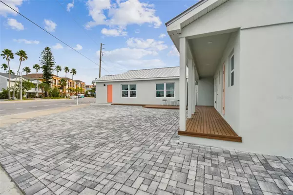 Redington Shores, FL 33708,122 CORAL AVE