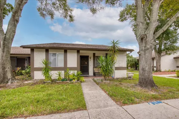 2888 BANCROFT CIR E #F, Palm Harbor, FL 34683