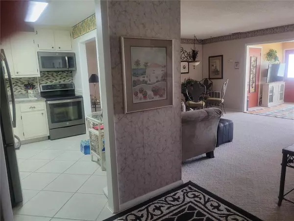 Seminole, FL 33777,107 ASPEN CIR #107