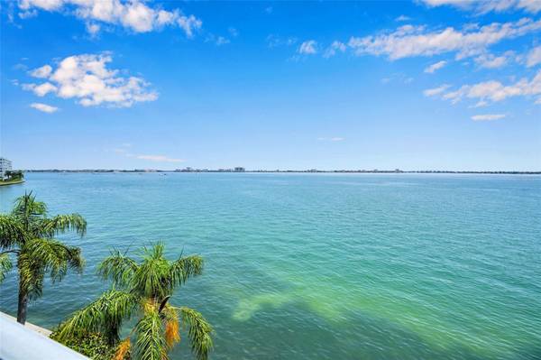 6060 SHORE BLVD S #307, Gulfport, FL 33707