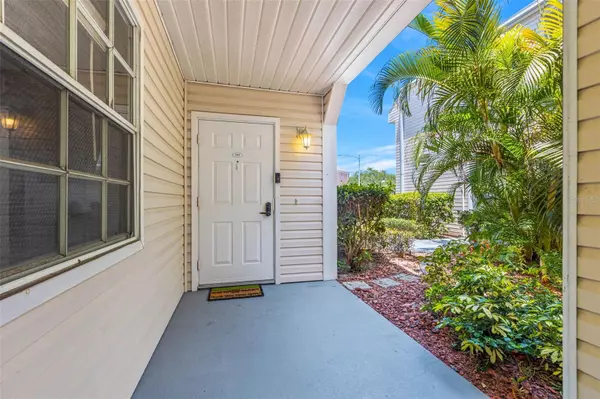 St Petersburg, FL 33710,6907 STONES THROW CIR N #2107