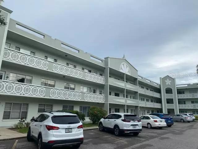 2257 WORLD PARKWAY BLVD W #31, Clearwater, FL 33763