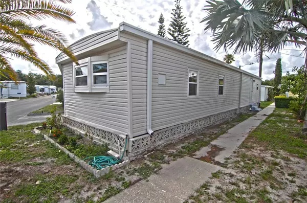 St Petersburg, FL 33709,4150 66TH ST N #228