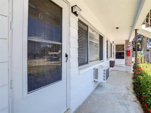 Clearwater, FL 33765,2366 SHELLEY ST #6