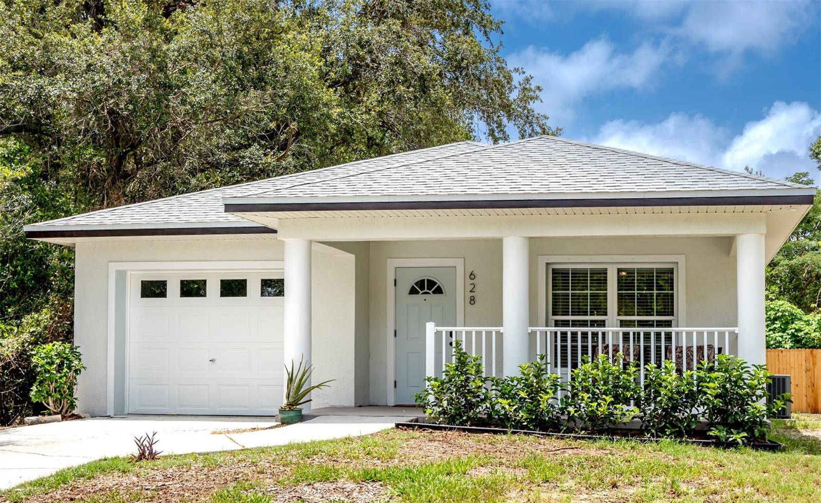 628 E CENTER ST, Tarpon Springs, FL 34689