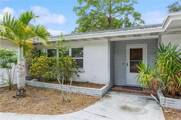 Dunedin, FL 34698,632 OAKWOOD DR