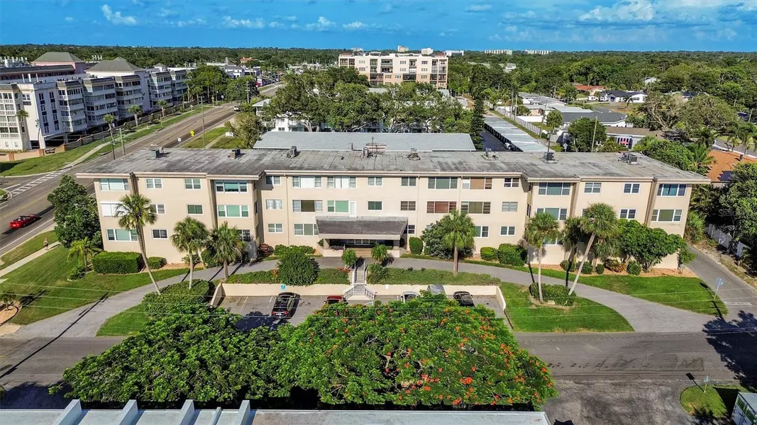 55 HARBOR VIEW LN #106, Belleair Bluffs, FL 33770