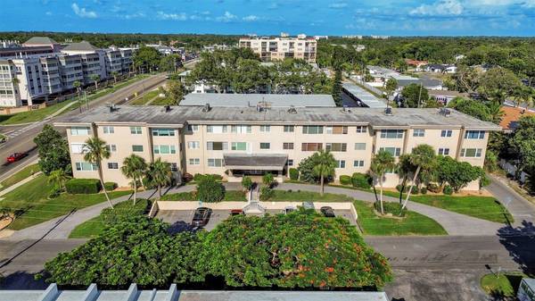 55 HARBOR VIEW LN #106, Belleair Bluffs, FL 33770