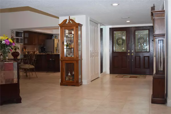 Tarpon Springs, FL 34688,1057 ROYAL TROON CT