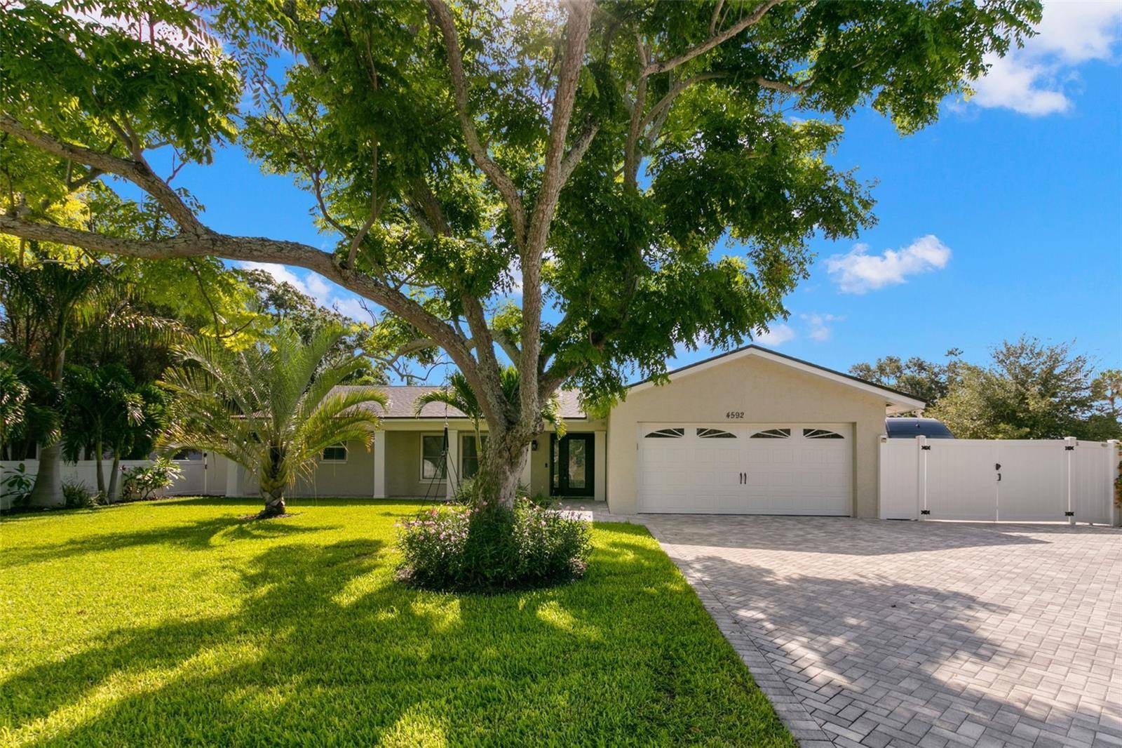 4592 40TH ST S, St Petersburg, FL 33711