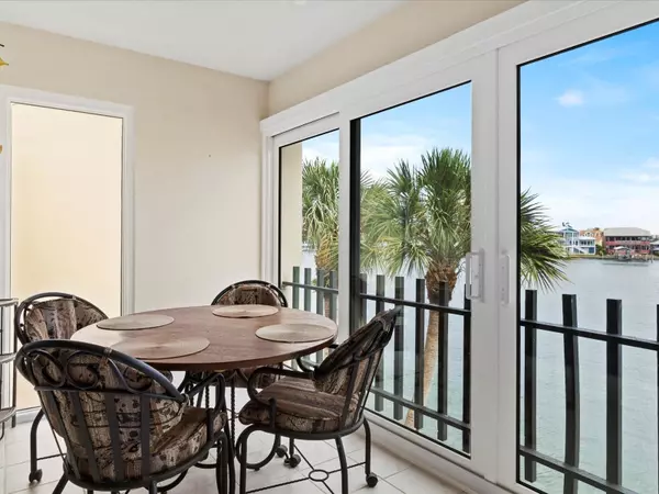 Clearwater, FL 33767,868 BAYWAY BLVD #303