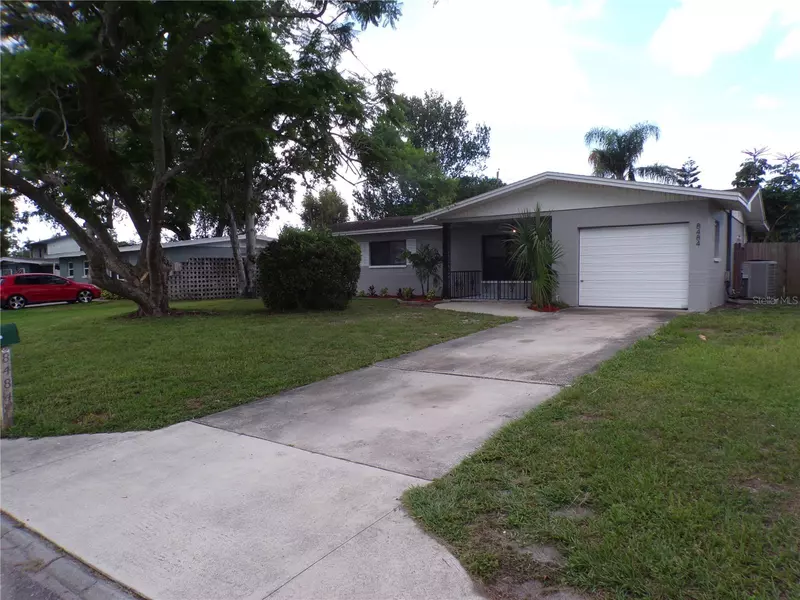 8484 JACARANDA AVE, Seminole, FL 33777