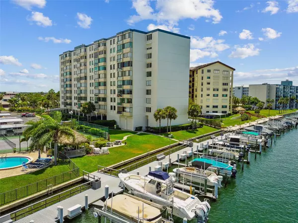 Clearwater Beach, FL 33767,660 ISLAND WAY #606