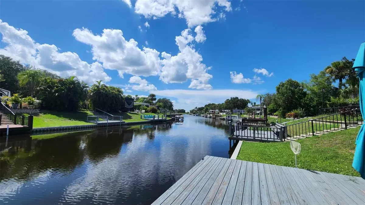 Lake Wales, FL 33898,565 WATERWAY DR