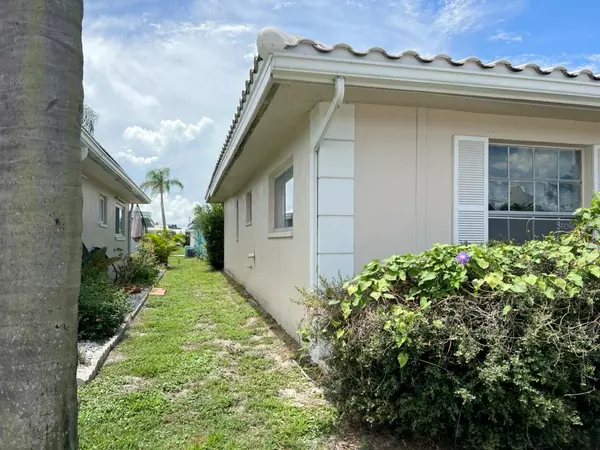 Pinellas Park, FL 33782,5388 ACACIA TRL N #564