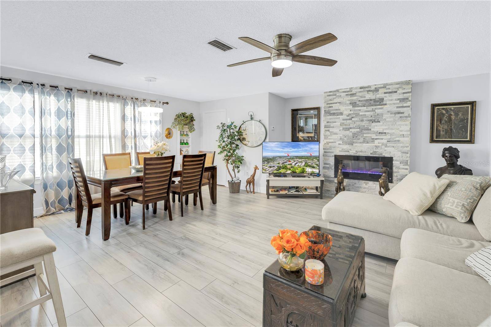 St Petersburg, FL 33709,5603 80TH ST N #209