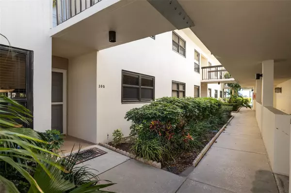 St Petersburg, FL 33715,6291 BAHIA DEL MAR CIR #105