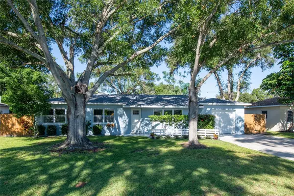 5876 15TH ST N, St Petersburg, FL 33703