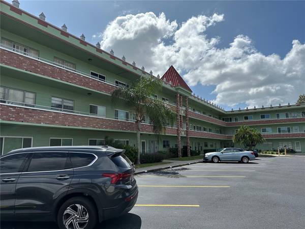 2359 FINLANDIA LN #27, Clearwater, FL 33763