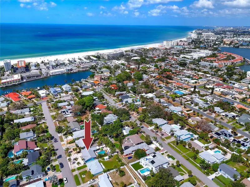 220 42ND AVE, St Pete Beach, FL 33706