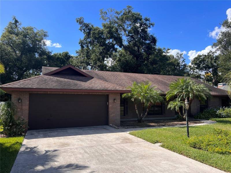 2216 WILDWOOD HOLLOW DR, Valrico, FL 33596