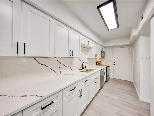 2924 LICHEN LN #B,  Clearwater,  FL 33760