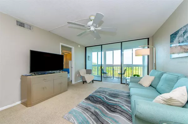 Clearwater, FL 33760,900 COVE CAY DR #5A