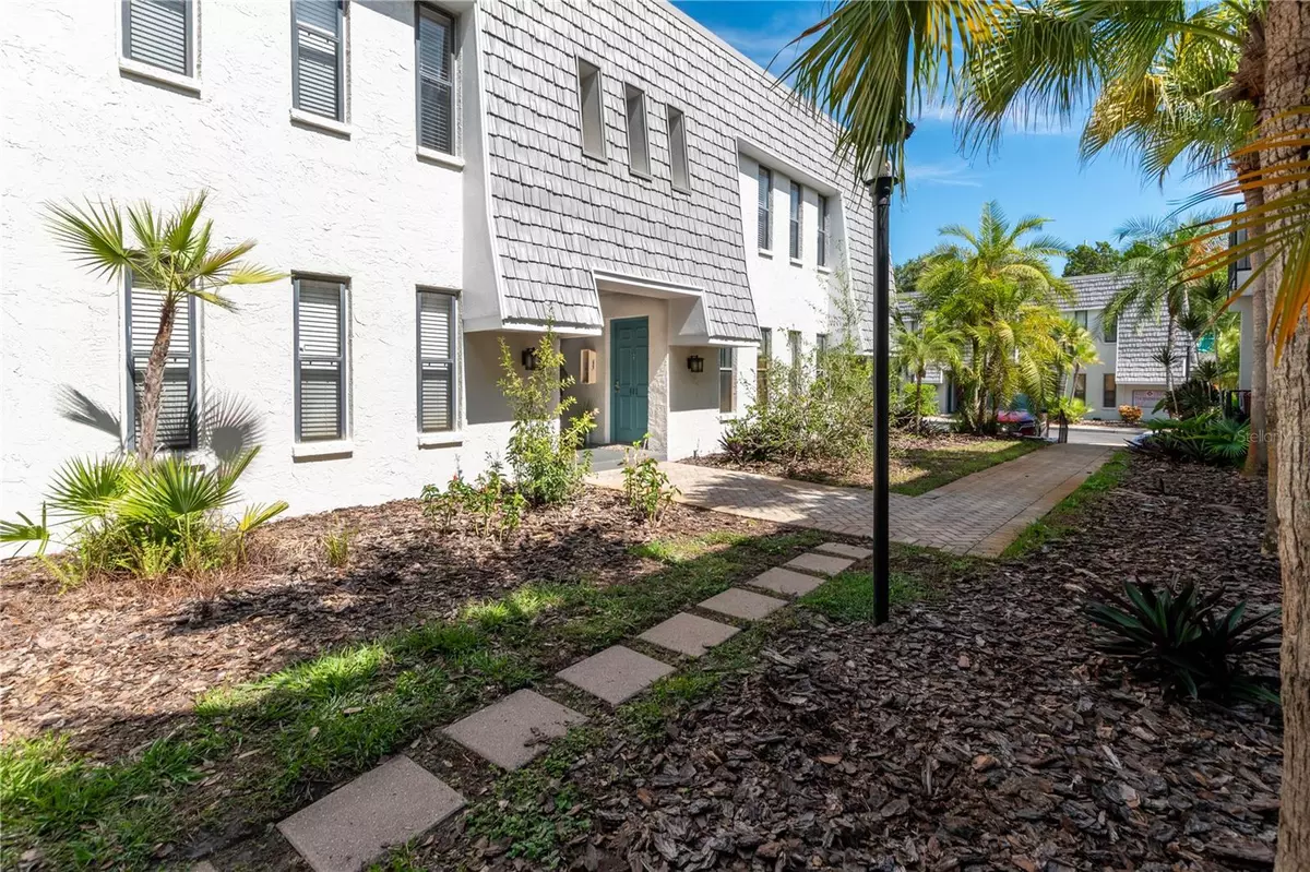 Dunedin, FL 34698,706 LYNDHURST ST #403