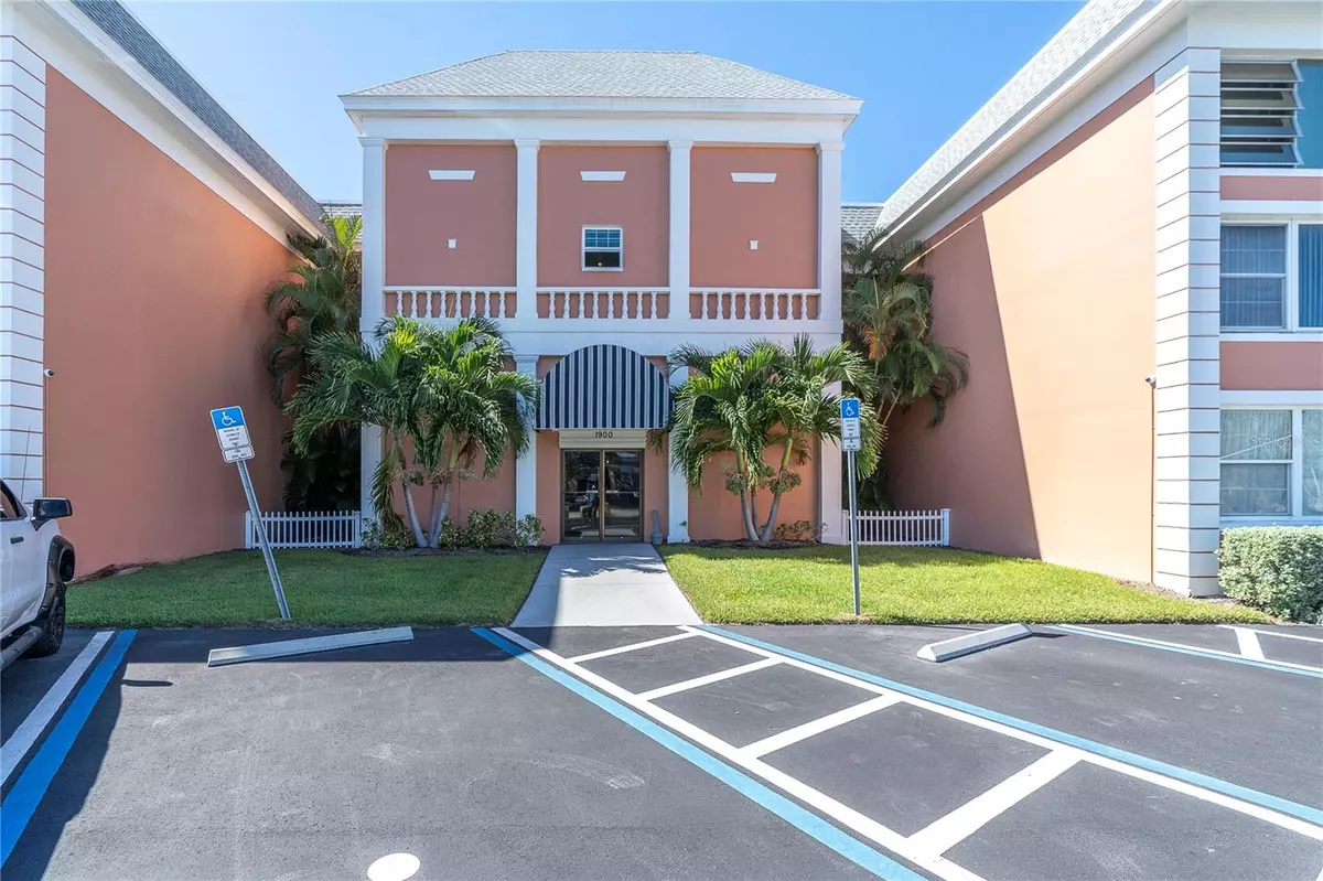 St Petersburg, FL 33710,1900 68TH ST N #208