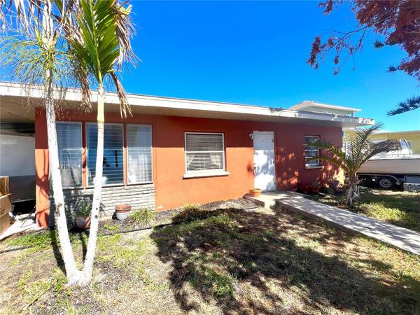 18015 2ND ST E,  Redington Shores,  FL 33708