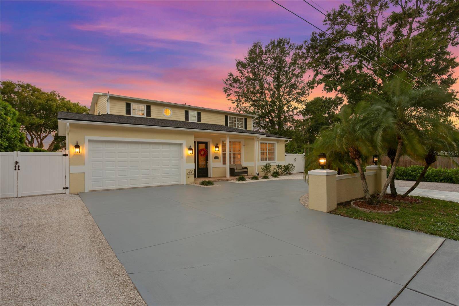 11240 CHEROKEE DR, St Petersburg, FL 33708
