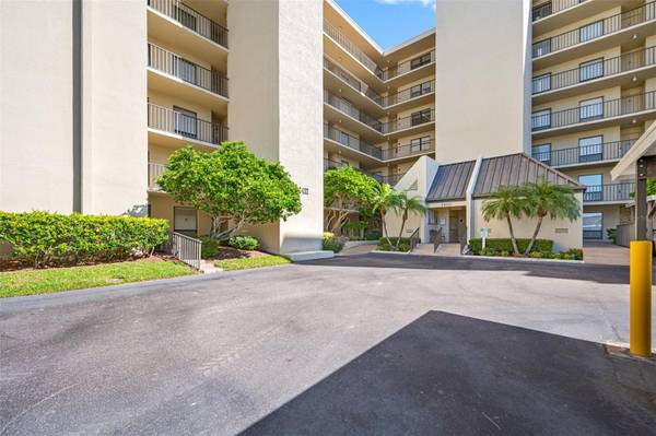 3400 COVE CAY DR #5B, Clearwater, FL 33760