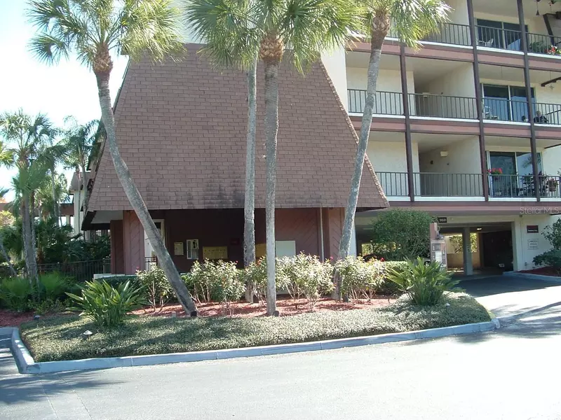 3035 COUNTRYSIDE BLVD #36B, Clearwater, FL 33761