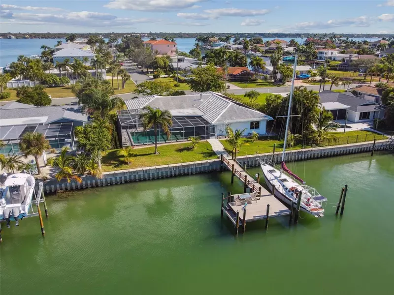 12300 7TH ST E, Treasure Island, FL 33706