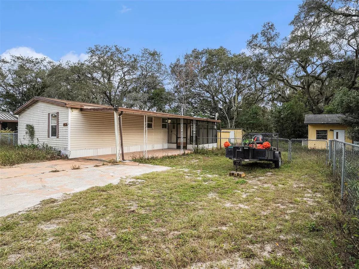 Zephyrhills, FL 33541,37642 MAY LN