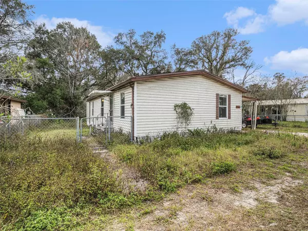 Zephyrhills, FL 33541,37642 MAY LN