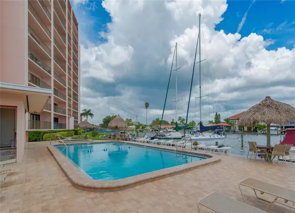 Clearwater Beach, FL 33767,51 ISLAND WAY #405