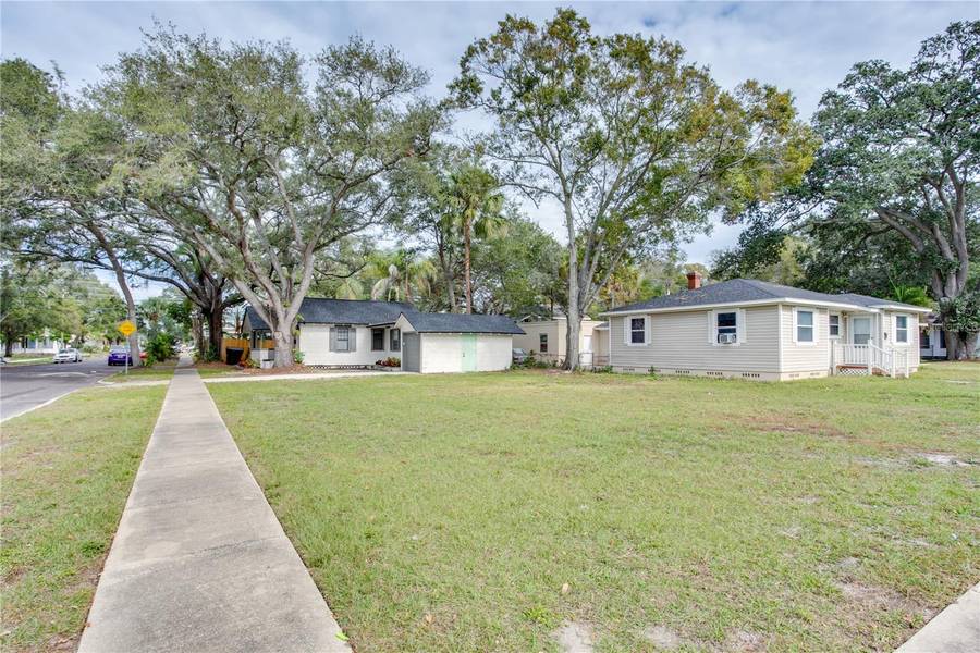 216 29TH ST S, St Petersburg, FL 33712