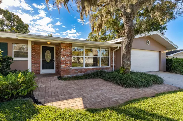 Dunedin, FL 34698,1115 FAIRWAY DR