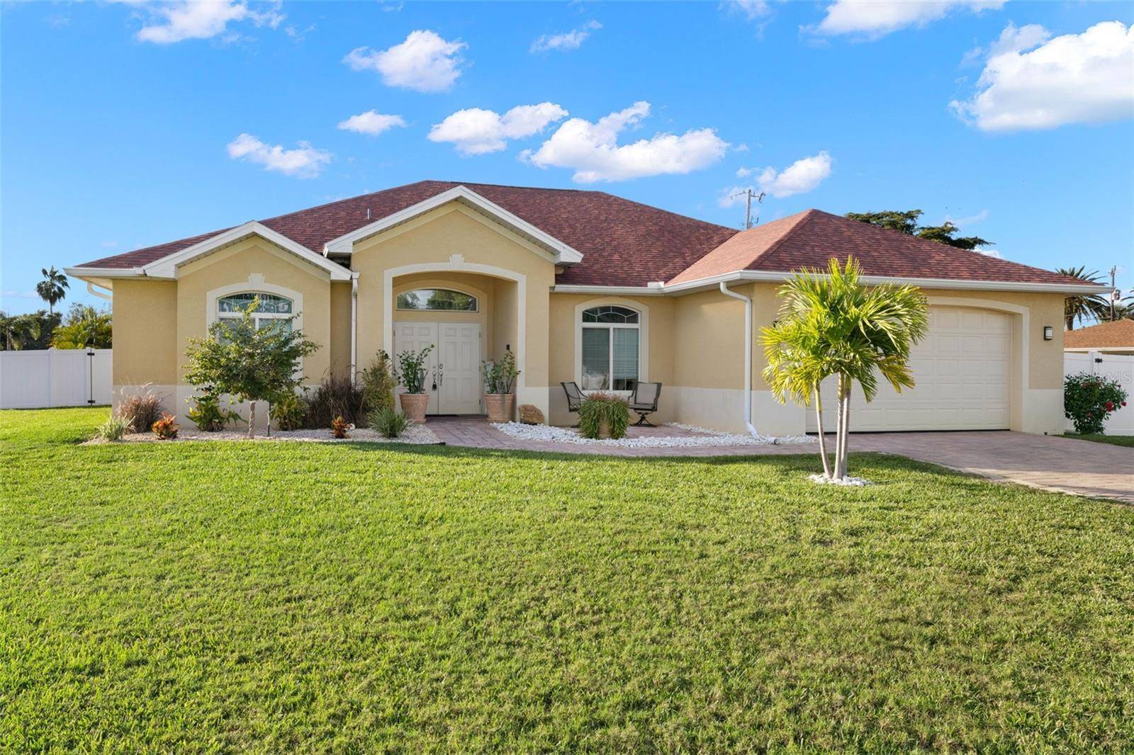 3208 SE 4TH AVE, Cape Coral, FL 33904