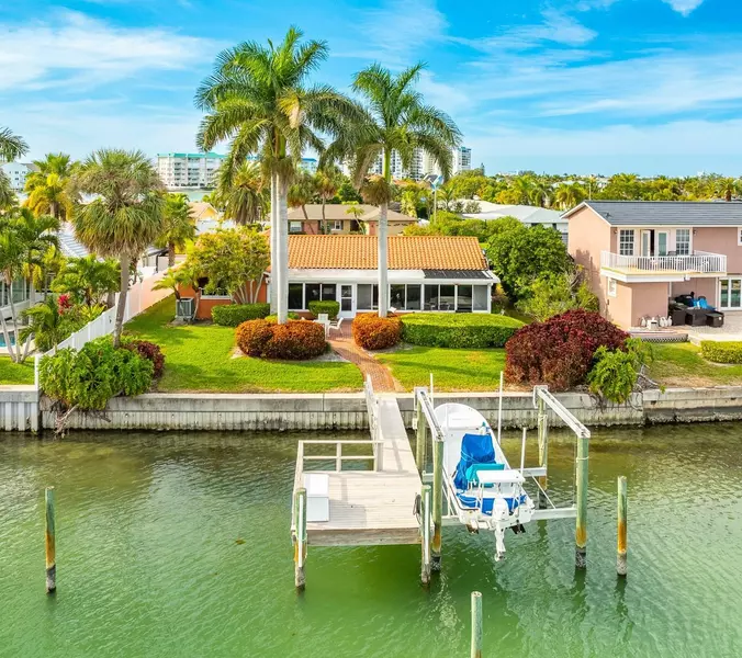 1324 80TH ST S, St Petersburg, FL 33707