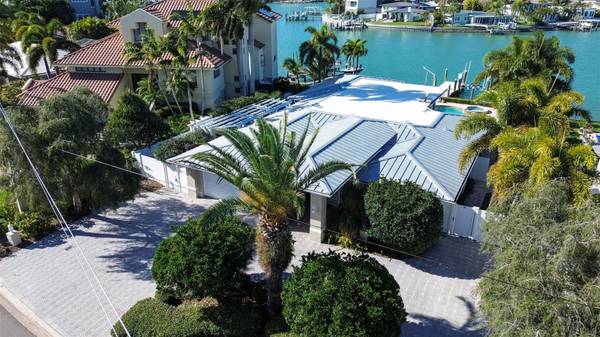 10074 S YACHT CLUB DR, Treasure Island, FL 33706