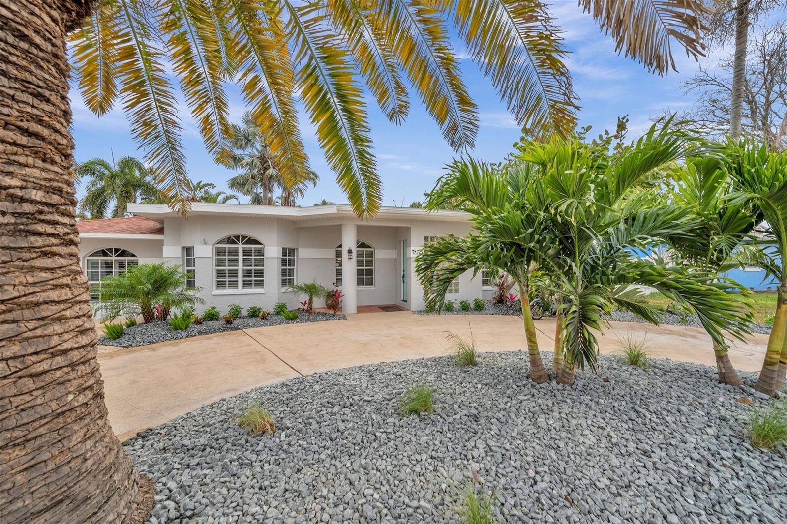 725 PRUITT DR, Madeira Beach, FL 33708