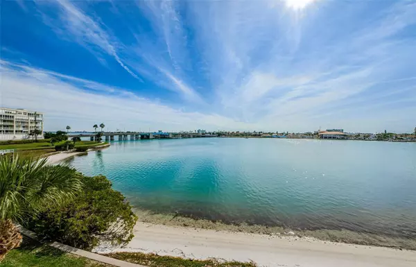 South Pasadena, FL 33707,7882 SAILBOAT KEY BLVD S #208