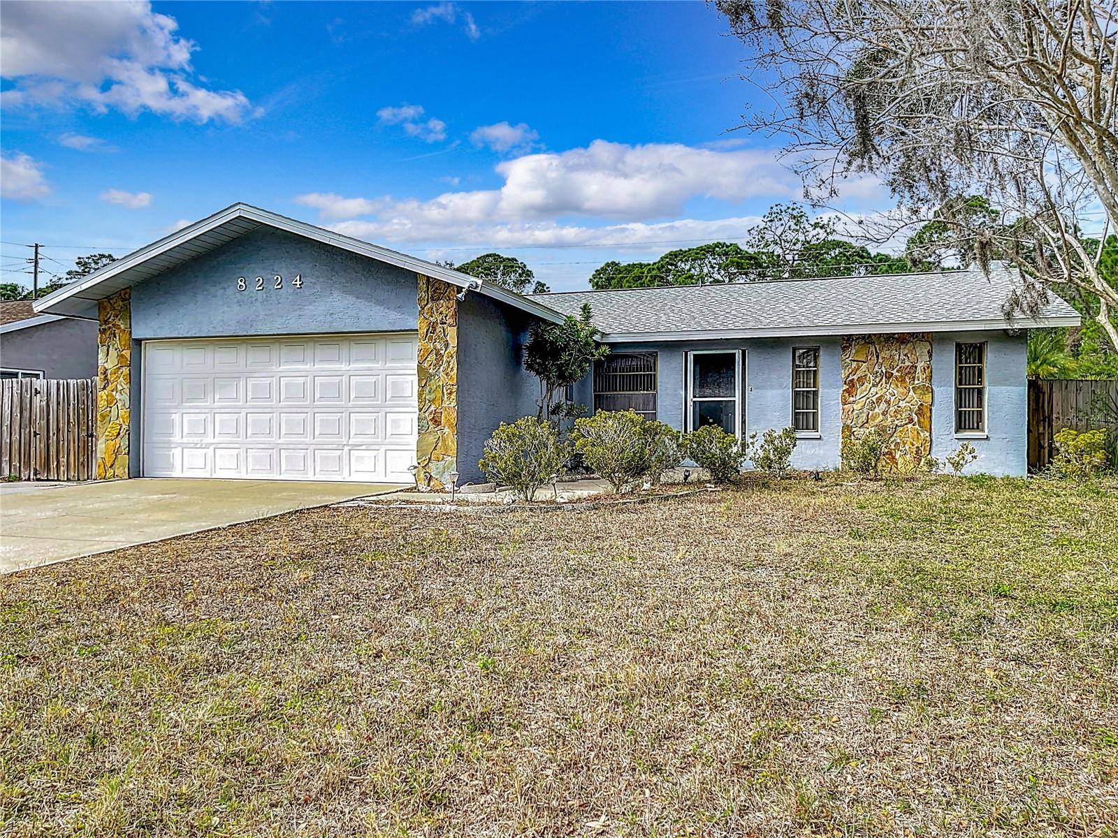 8224 PARKWOOD BLVD, Seminole, FL 33777