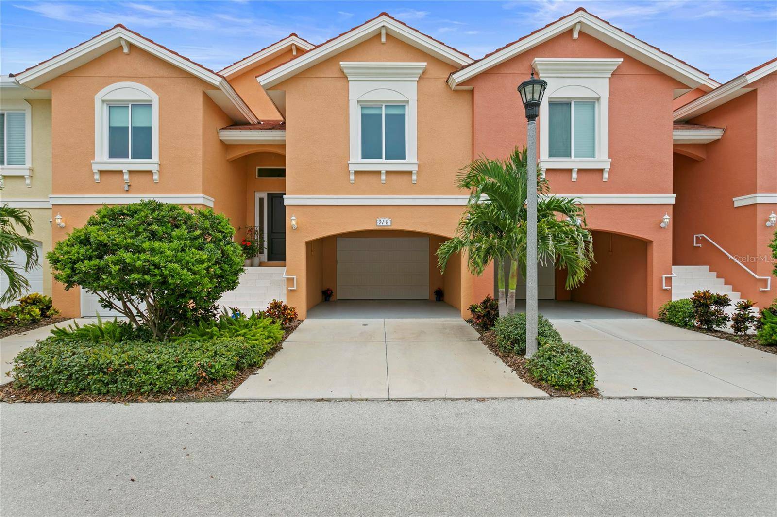 21 FRANKLIN CT S #B, St Petersburg, FL 33711