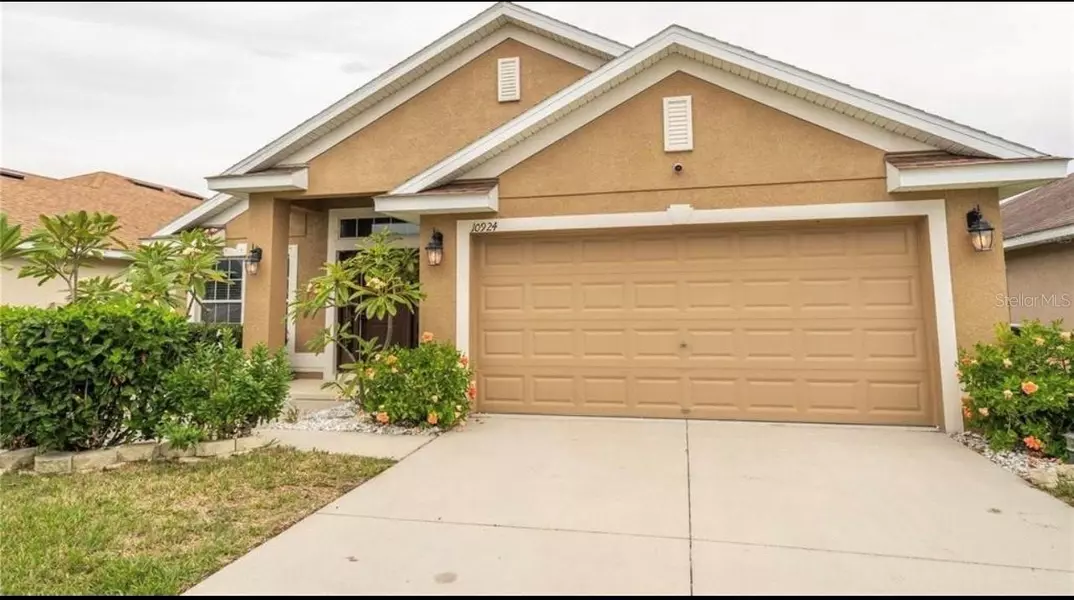 10924 KIRKWALL PORT DR, Wimauma, FL 33598