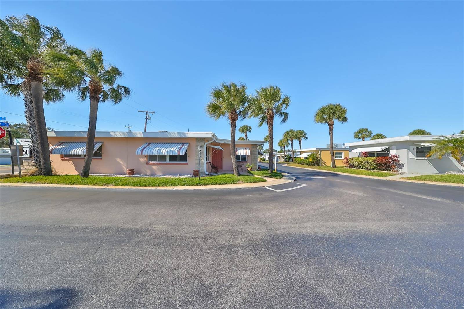 250 ROSERY RD NW #351, Largo, FL 33770